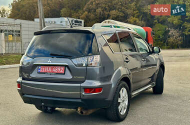 Внедорожник / Кроссовер Mitsubishi Outlander 2010 в 