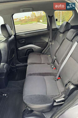 Внедорожник / Кроссовер Mitsubishi Outlander 2010 в 