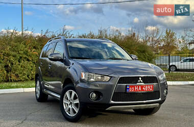Внедорожник / Кроссовер Mitsubishi Outlander 2010 в 