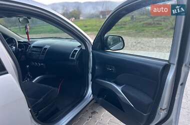 Позашляховик / Кросовер Mitsubishi Outlander 2007 в  фото 9 Позашляховик / Кросовер Mitsubishi Outlander 2007 в