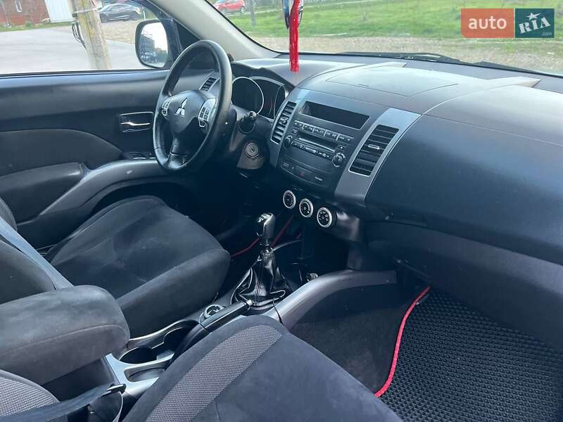 Позашляховик / Кросовер Mitsubishi Outlander 2007 в Косові фото 14 Позашляховик / Кросовер Mitsubishi Outlander 2007 в Косові