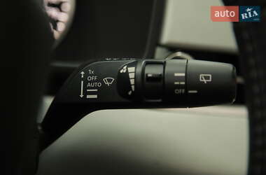 Внедорожник / Кроссовер Mitsubishi Outlander 2022 в 