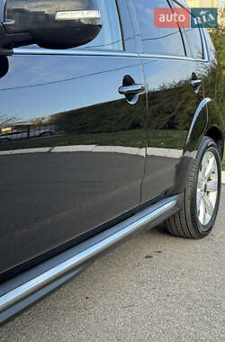 Внедорожник / Кроссовер Mitsubishi Outlander 2012 в 