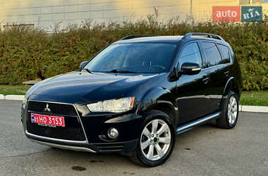 Внедорожник / Кроссовер Mitsubishi Outlander 2012 в 