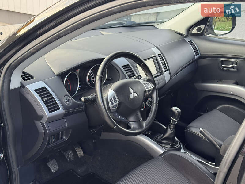 Внедорожник / Кроссовер Mitsubishi Outlander 2012 в Полтаве фото 15 Внедорожник / Кроссовер Mitsubishi Outlander 2012 в Полтаве