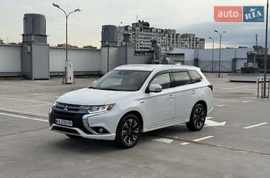 Внедорожник / Кроссовер Mitsubishi Outlander 2018 в Киеве