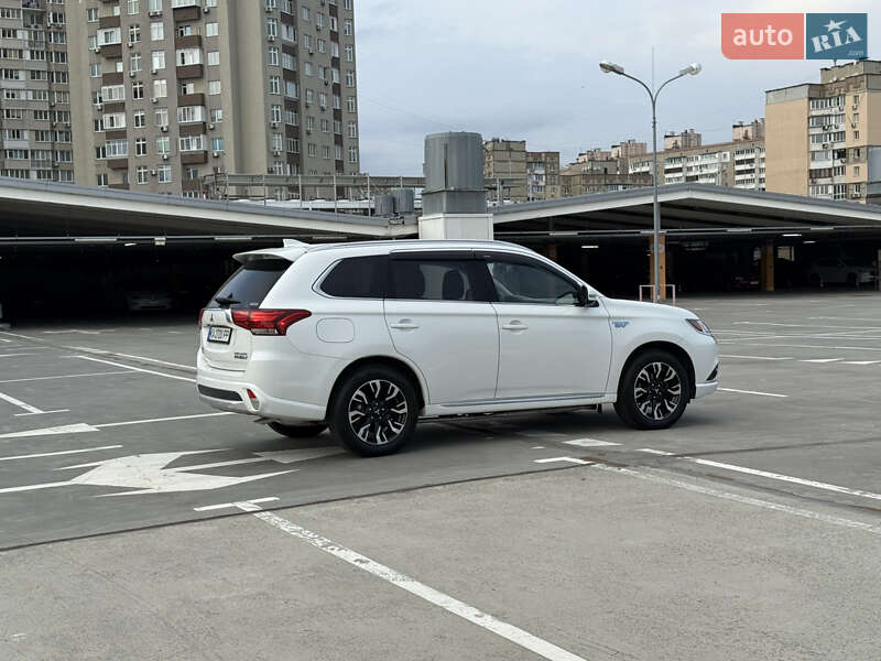 Позашляховик / Кросовер Mitsubishi Outlander 2018 в Києві фото 8 Позашляховик / Кросовер Mitsubishi Outlander 2018 в Києві