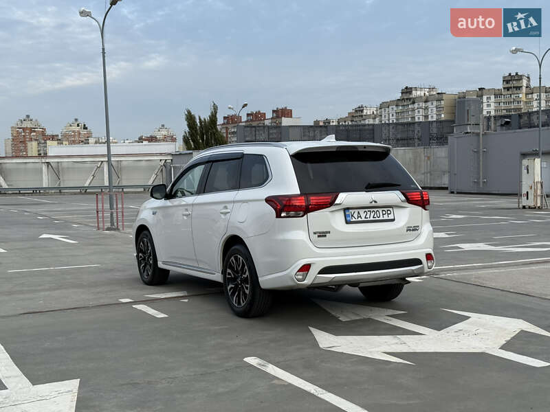 Позашляховик / Кросовер Mitsubishi Outlander 2018 в Києві фото 11 Позашляховик / Кросовер Mitsubishi Outlander 2018 в Києві