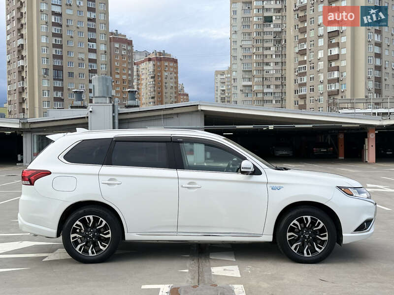 Позашляховик / Кросовер Mitsubishi Outlander 2018 в Києві фото 21 Позашляховик / Кросовер Mitsubishi Outlander 2018 в Києві