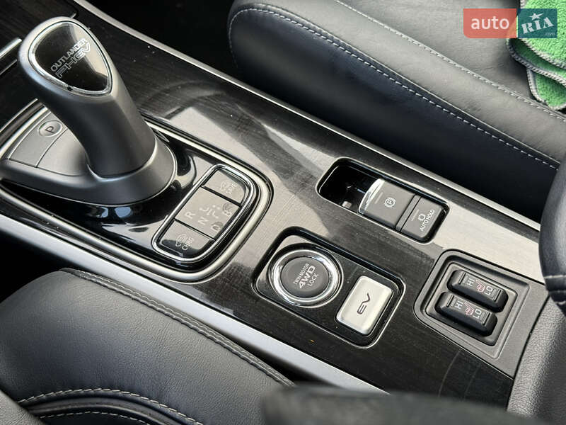 Позашляховик / Кросовер Mitsubishi Outlander 2018 в Києві фото 64 Позашляховик / Кросовер Mitsubishi Outlander 2018 в Києві