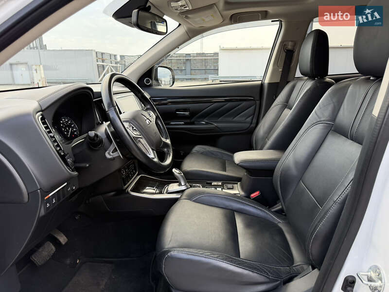 Позашляховик / Кросовер Mitsubishi Outlander 2018 в Києві фото 69 Позашляховик / Кросовер Mitsubishi Outlander 2018 в Києві