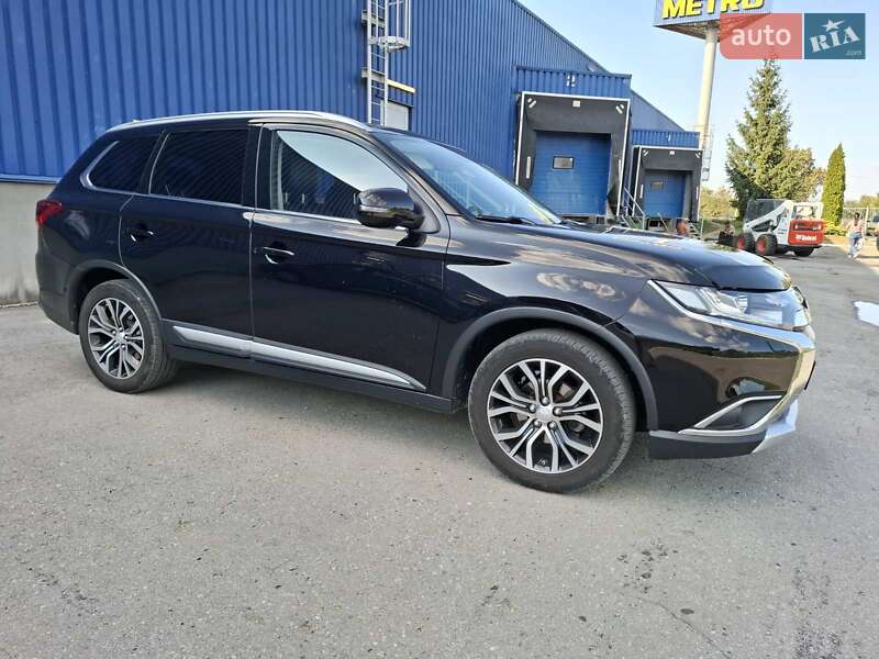 Внедорожник / Кроссовер Mitsubishi Outlander 2016 в Черновцах фото 6 Внедорожник / Кроссовер Mitsubishi Outlander 2016 в Черновцах