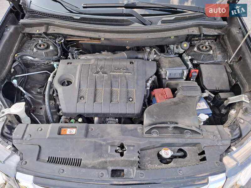 Внедорожник / Кроссовер Mitsubishi Outlander 2016 в Черновцах фото 21 Внедорожник / Кроссовер Mitsubishi Outlander 2016 в Черновцах