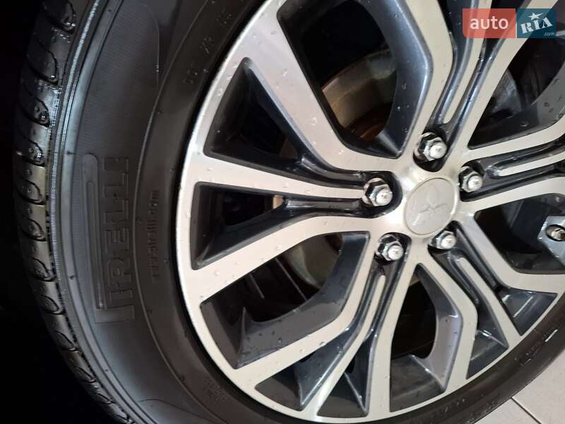 Внедорожник / Кроссовер Mitsubishi Outlander 2016 в Черновцах фото 23 Внедорожник / Кроссовер Mitsubishi Outlander 2016 в Черновцах