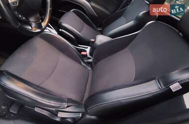 Внедорожник / Кроссовер Mitsubishi Outlander 2010 в 