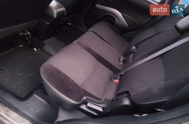 Внедорожник / Кроссовер Mitsubishi Outlander 2010 в 