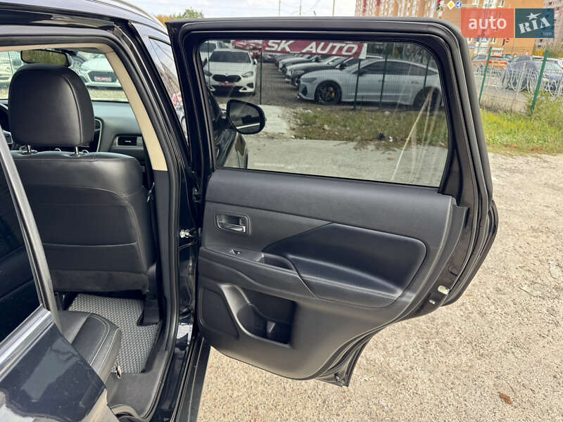 Позашляховик / Кросовер Mitsubishi Outlander 2018 в Києві фото 19 Позашляховик / Кросовер Mitsubishi Outlander 2018 в Києві