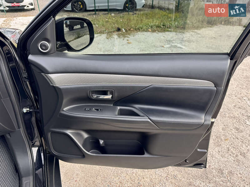 Позашляховик / Кросовер Mitsubishi Outlander 2018 в Києві фото 25 Позашляховик / Кросовер Mitsubishi Outlander 2018 в Києві