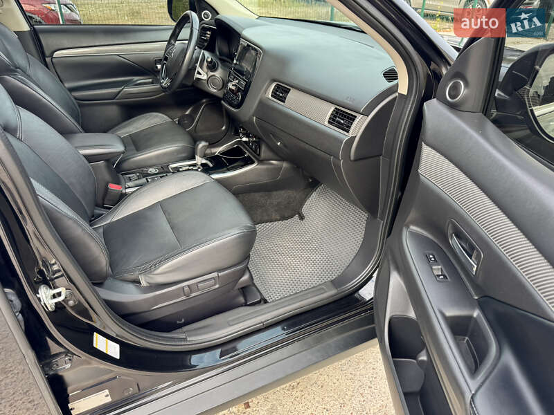 Позашляховик / Кросовер Mitsubishi Outlander 2018 в Києві фото 29 Позашляховик / Кросовер Mitsubishi Outlander 2018 в Києві