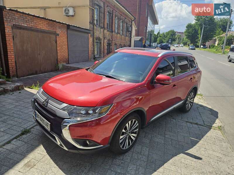 Внедорожник / Кроссовер Mitsubishi Outlander 2018 в Днепре