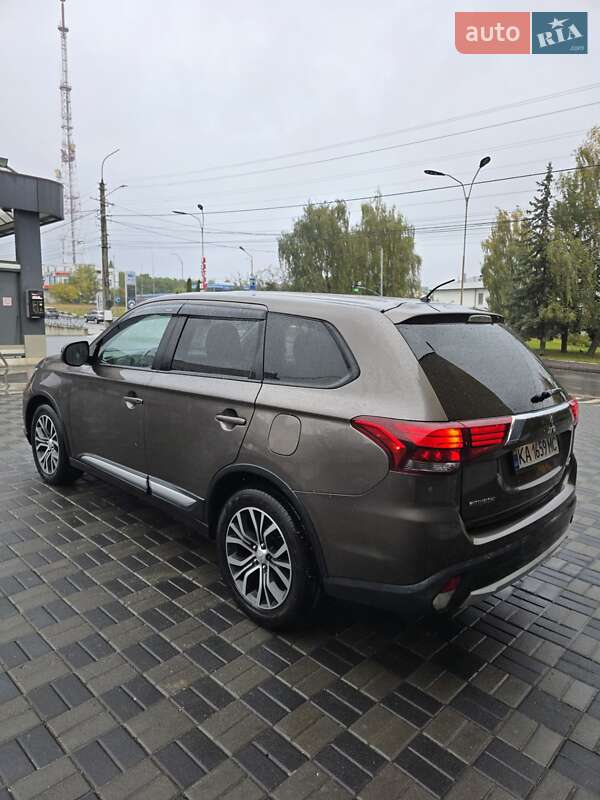 Позашляховик / Кросовер Mitsubishi Outlander 2015 в Хмельницькому фото 11 Позашляховик / Кросовер Mitsubishi Outlander 2015 в Хмельницькому
