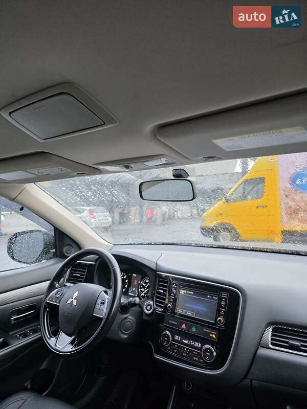 Позашляховик / Кросовер Mitsubishi Outlander 2015 в Хмельницькому фото 26 Позашляховик / Кросовер Mitsubishi Outlander 2015 в Хмельницькому