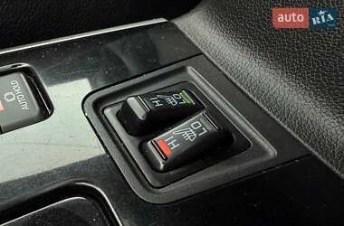 Внедорожник / Кроссовер Mitsubishi Outlander 2016 в 