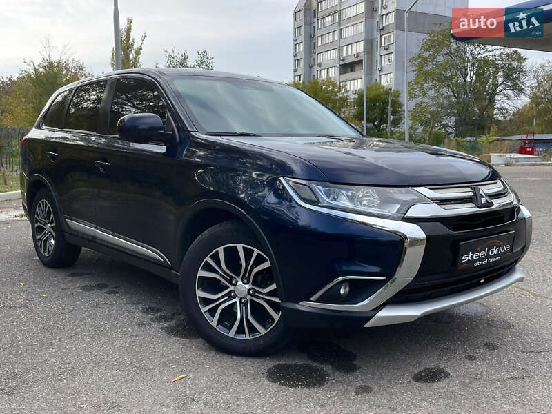 Внедорожник / Кроссовер Mitsubishi Outlander 2017 в Николаеве фото 3 Внедорожник / Кроссовер Mitsubishi Outlander 2017 в Николаеве