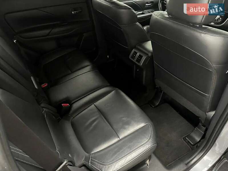 Внедорожник / Кроссовер Mitsubishi Outlander 2019 в Киеве фото 2 Внедорожник / Кроссовер Mitsubishi Outlander 2019 в Киеве