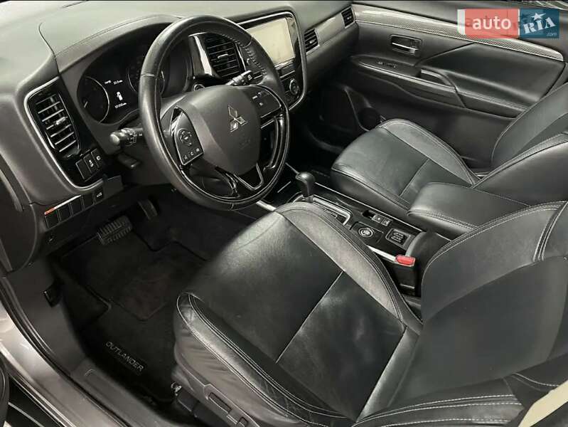 Внедорожник / Кроссовер Mitsubishi Outlander 2019 в Киеве фото 6 Внедорожник / Кроссовер Mitsubishi Outlander 2019 в Киеве