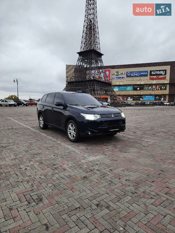Позашляховик / Кросовер Mitsubishi Outlander 2012 в Харкові