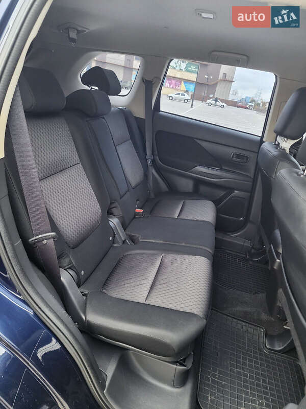 Позашляховик / Кросовер Mitsubishi Outlander 2012 в Харкові