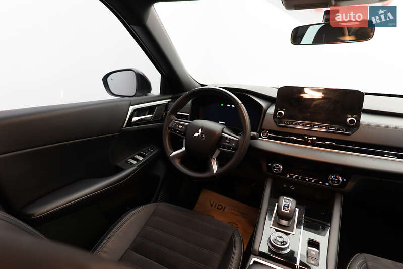 Позашляховик / Кросовер Mitsubishi Outlander 2023 в Києві фото 12 Позашляховик / Кросовер Mitsubishi Outlander 2023 в Києві