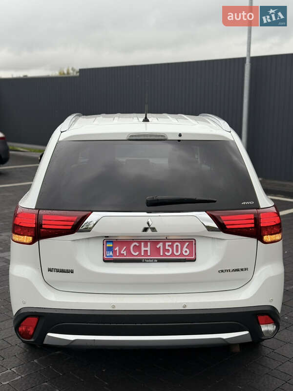 Позашляховик / Кросовер Mitsubishi Outlander 2016 в Самборі фото 27 Позашляховик / Кросовер Mitsubishi Outlander 2016 в Самборі