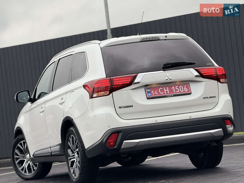 Позашляховик / Кросовер Mitsubishi Outlander 2016 в Самборі фото 24 Позашляховик / Кросовер Mitsubishi Outlander 2016 в Самборі