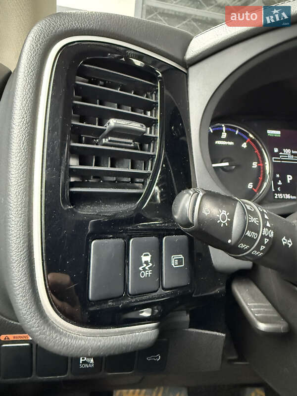 Позашляховик / Кросовер Mitsubishi Outlander 2016 в Самборі фото 49 Позашляховик / Кросовер Mitsubishi Outlander 2016 в Самборі