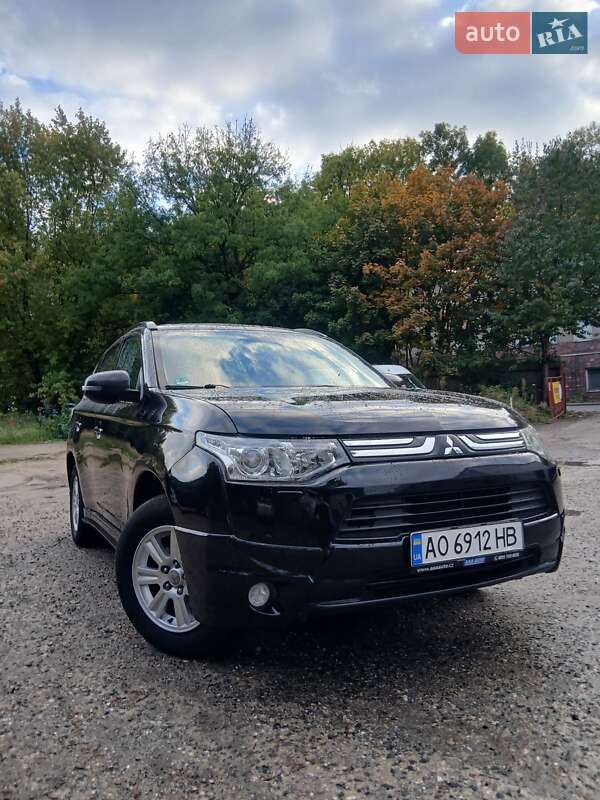 Mitsubishi Outlander 2012