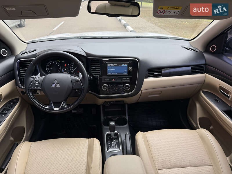 Позашляховик / Кросовер Mitsubishi Outlander 2015 в Києві фото 45 Позашляховик / Кросовер Mitsubishi Outlander 2015 в Києві