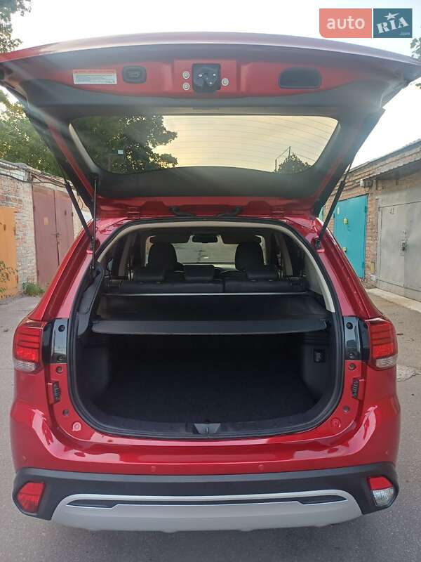 Позашляховик / Кросовер Mitsubishi Outlander 2019 в Києві фото 16 Позашляховик / Кросовер Mitsubishi Outlander 2019 в Києві