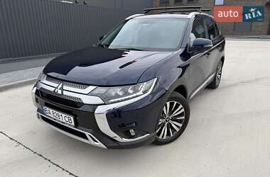 Mitsubishi Outlander 2021