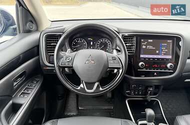 Внедорожник / Кроссовер Mitsubishi Outlander 2021 в 
