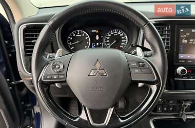 Внедорожник / Кроссовер Mitsubishi Outlander 2021 в 