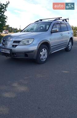 Внедорожник / Кроссовер Mitsubishi Outlander 2005 в  фото 9 Внедорожник / Кроссовер Mitsubishi Outlander 2005 в