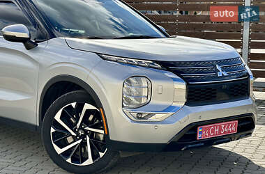 Позашляховик / Кросовер Mitsubishi Outlander 2022 в  фото 17 Позашляховик / Кросовер Mitsubishi Outlander 2022 в