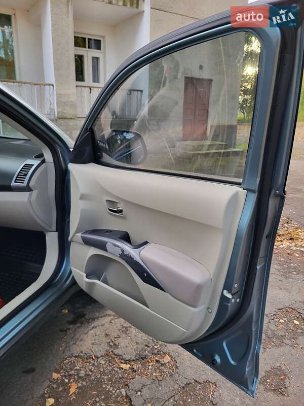 Позашляховик / Кросовер Mitsubishi Outlander 2008 в Теофіполі фото 16 Позашляховик / Кросовер Mitsubishi Outlander 2008 в Теофіполі