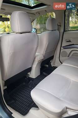 Внедорожник / Кроссовер Mitsubishi Outlander 2008 в 