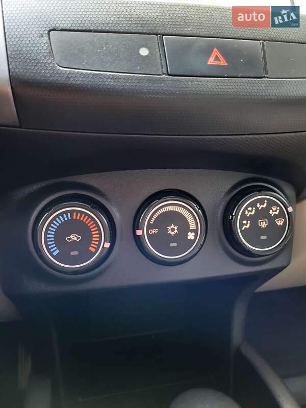Позашляховик / Кросовер Mitsubishi Outlander 2008 в Теофіполі фото 33 Позашляховик / Кросовер Mitsubishi Outlander 2008 в Теофіполі