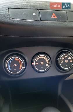 Внедорожник / Кроссовер Mitsubishi Outlander 2008 в 