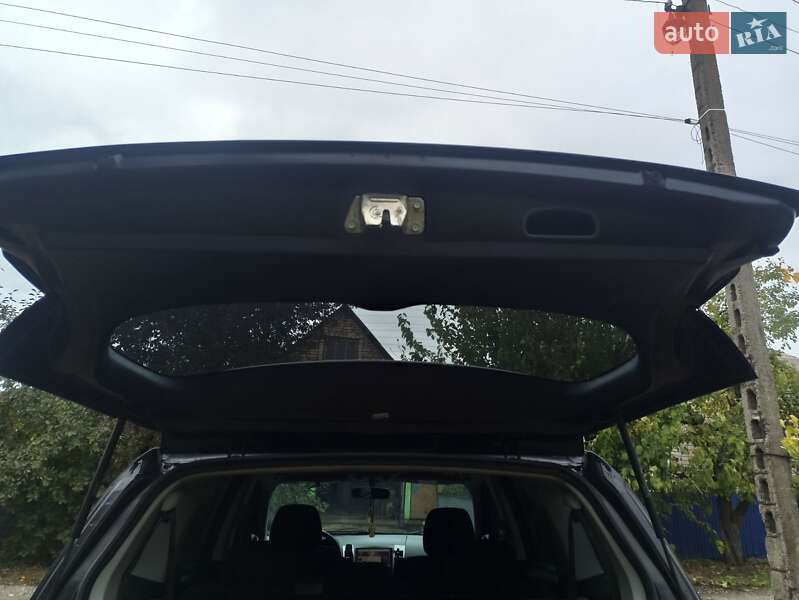 Внедорожник / Кроссовер Mitsubishi Outlander 2010 в Каменском фото 2 Внедорожник / Кроссовер Mitsubishi Outlander 2010 в Каменском