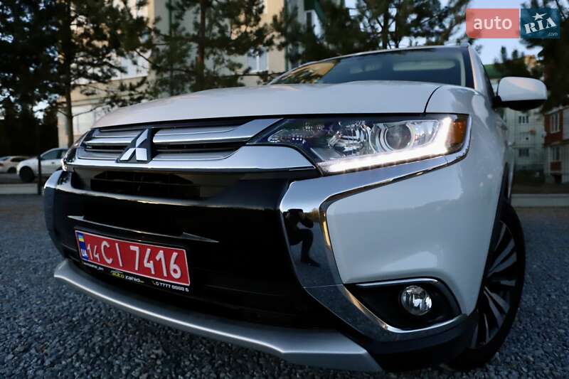 Внедорожник / Кроссовер Mitsubishi Outlander 2018 в Дрогобыче фото 25 Внедорожник / Кроссовер Mitsubishi Outlander 2018 в Дрогобыче